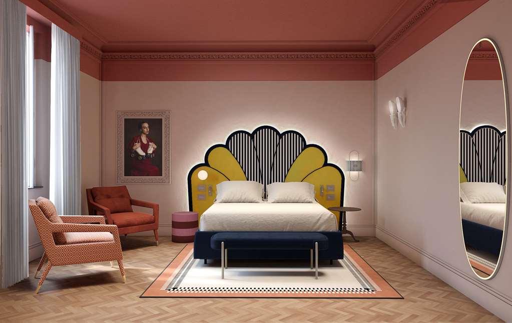 Anglo American Curio Collection By Hilton