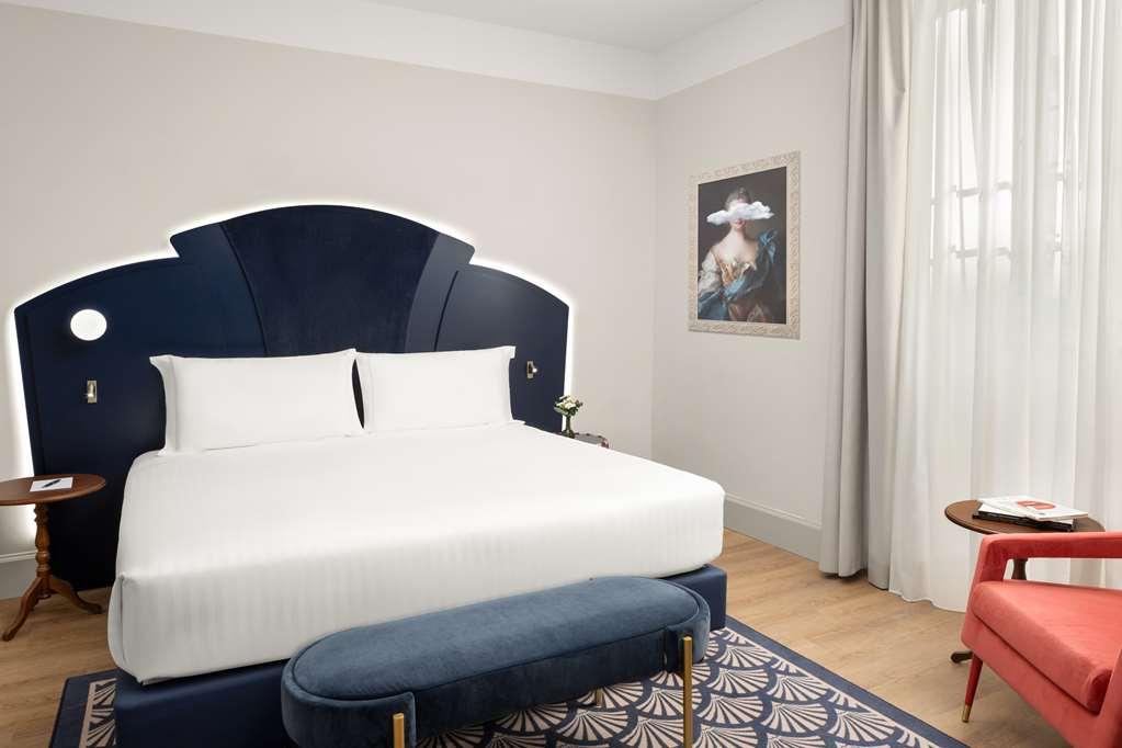 Anglo American Curio Collection By Hilton