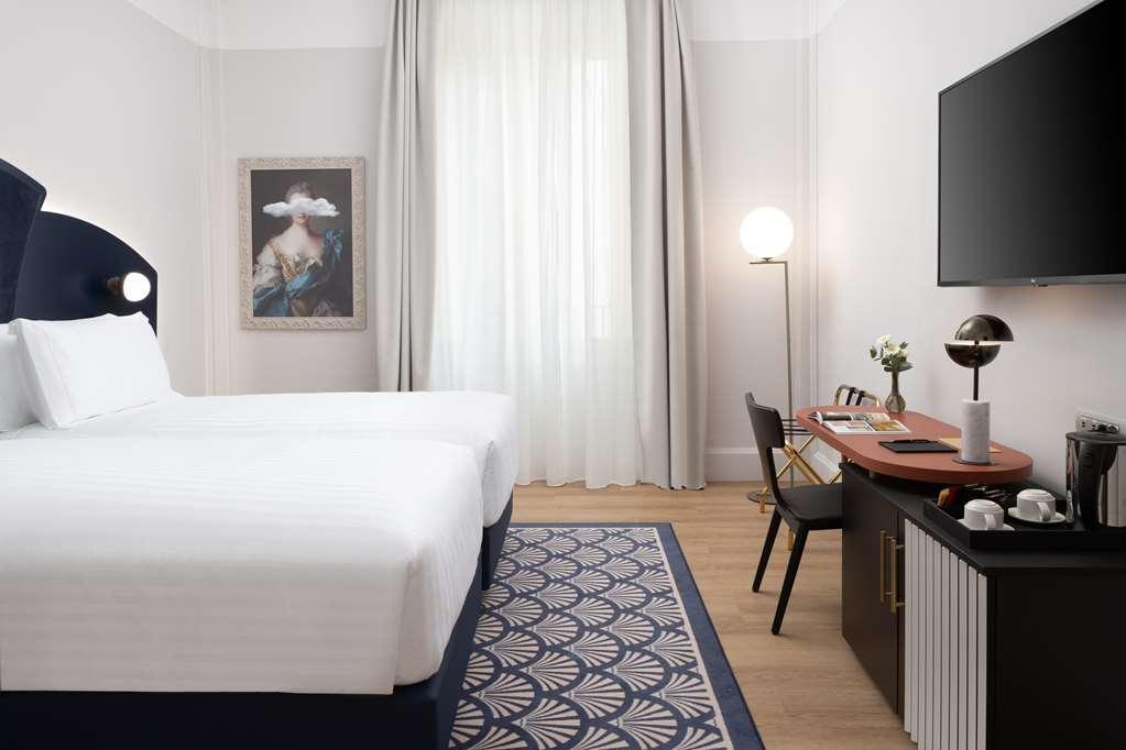 Anglo American Curio Collection By Hilton