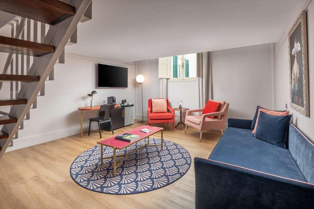 Anglo American Curio Collection By Hilton Florencia